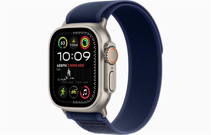 Apple Watch Ultra 2 (2024) 49mm Přírodní titan s modrým trailovým tahem M/L