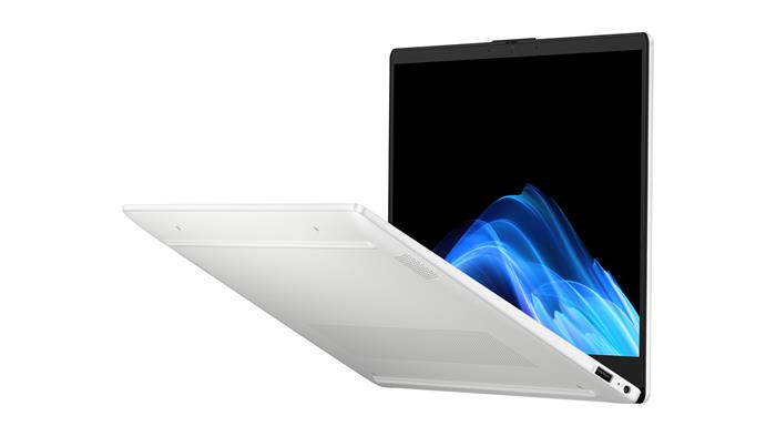 HP OmniBook 3 NGAI 15-fn0001nc Glacier Silver